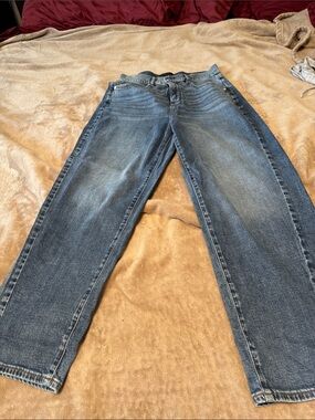 Barrel jeans